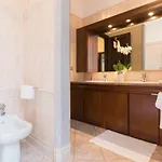 Villa Eugenia - Luxury Flat In The Centre, With Parking Space *