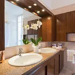 Villa Eugenia - Luxury Flat In The Centre, With Parking Space Lejlighed