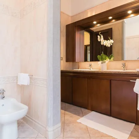 Eugenia - Luxury Flat With Parking Space *