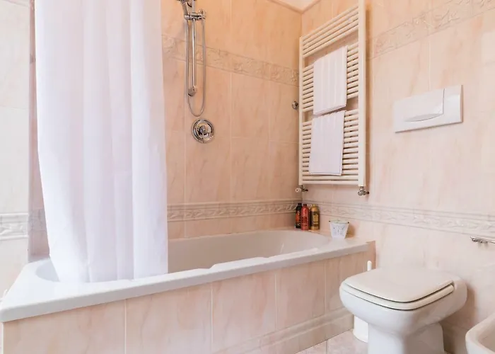 Eugenia - Luxury Flat With Parking Space Apartmán *